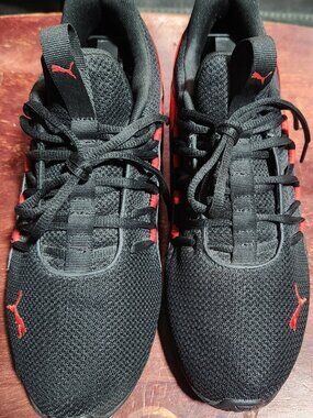 Puma Axelion LS Black High Risk Red Men’s Size 9 Like New
